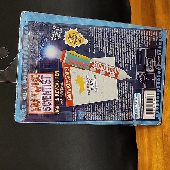 ADA Twist Scientist Light & Reveal Pen & Notebook - Picture 2 of 3